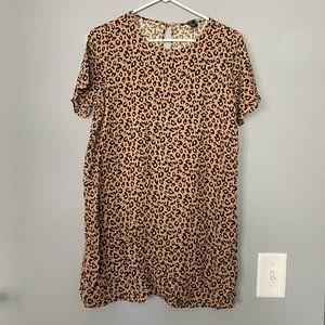 Forever 21 Cheetah T-Shirt Style Dress Size Small